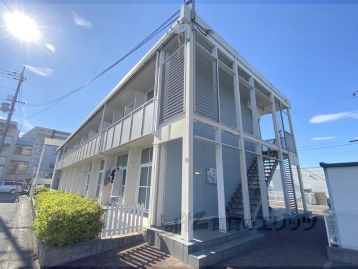 レオパレス冨田3の外観