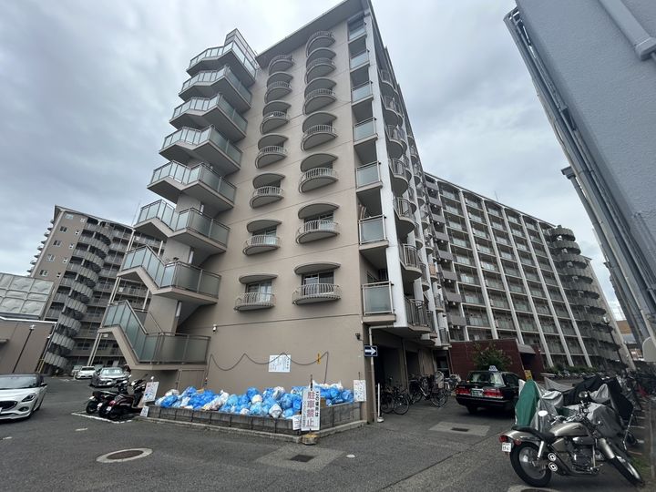 リバーサイドパレス明石の外観