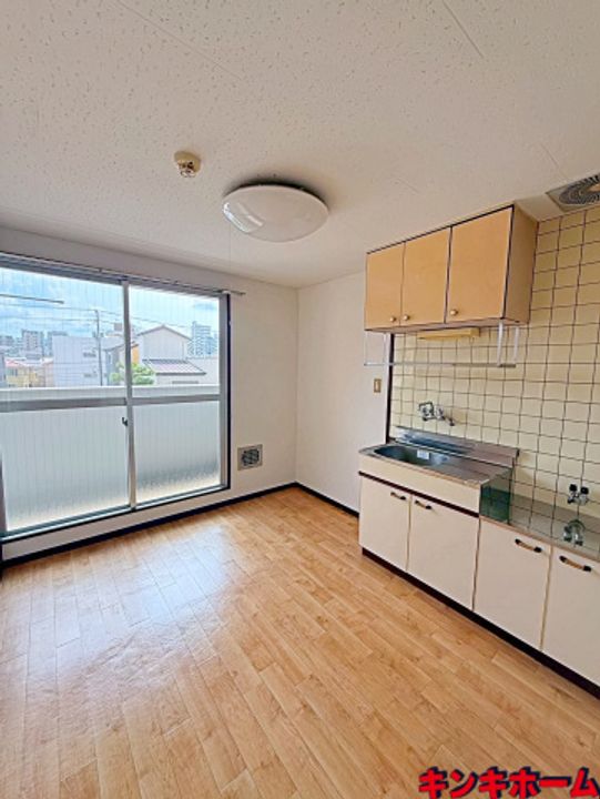 和田ビルの居間