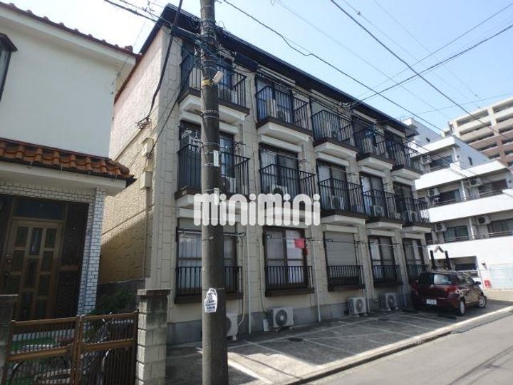 グリーンハイツ大倉山の外観