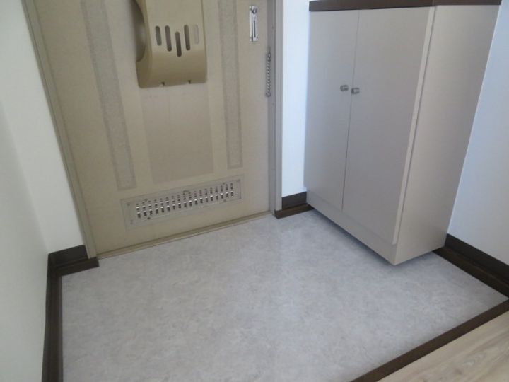 セントロイヤルハイツ Bの玄関