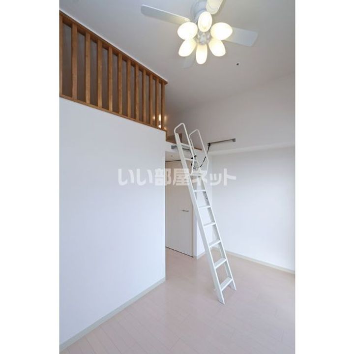 エステムコート名古屋駅前COREの居間