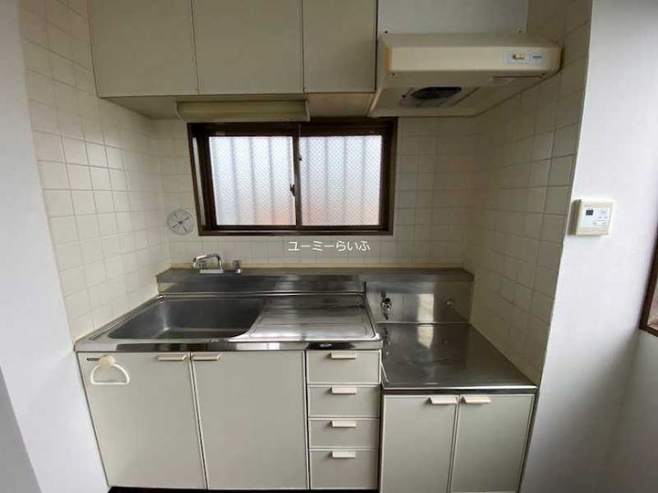 神奈川県茅ヶ崎市萩園(マンション)の賃貸物件のキッチン