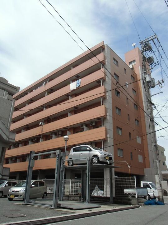 新四ツ道路ビルの外観