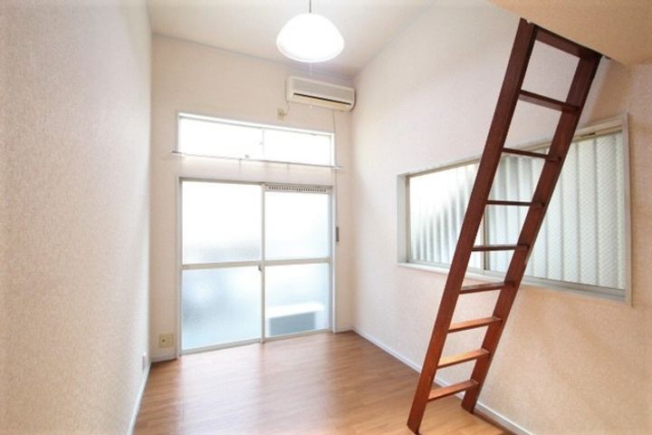 デ・ソレイユA棟の居間