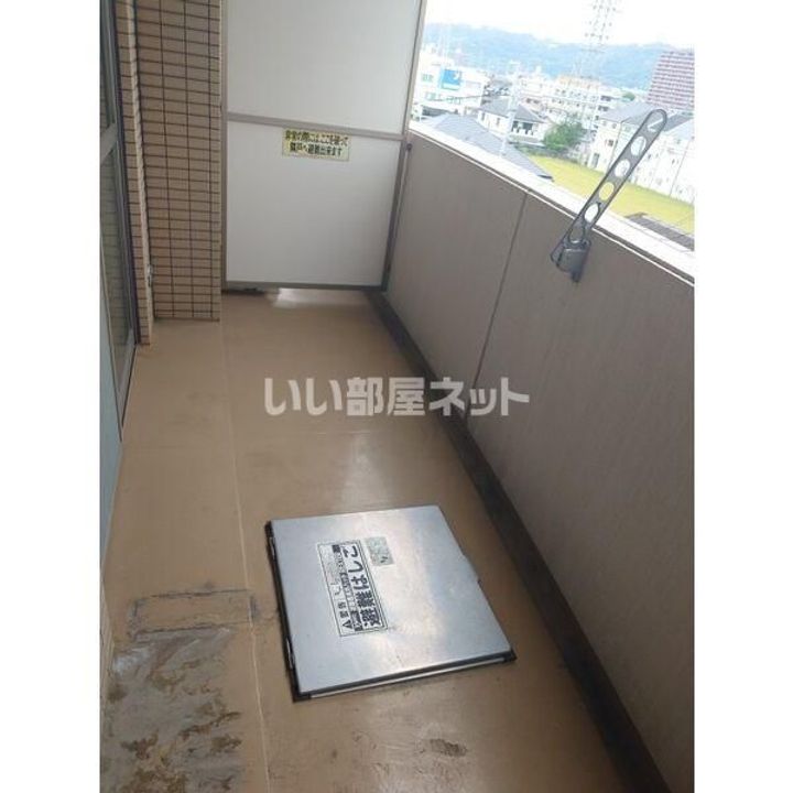 大阪府東大阪市西石切町5の賃貸マンションの内装