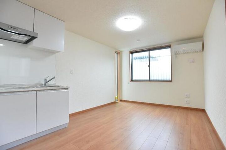 東京都中野区江古田4(アパート)の賃貸物件の居間