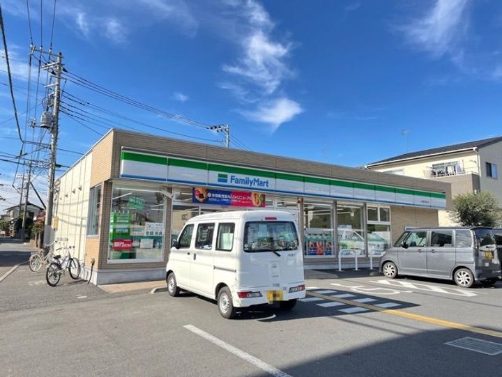 ジェルメ グラースIIIの周辺