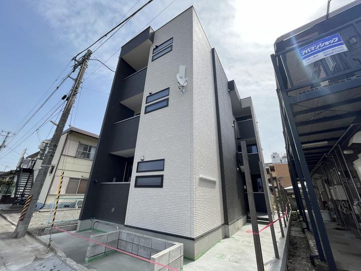 REGALESTリヤンの外観