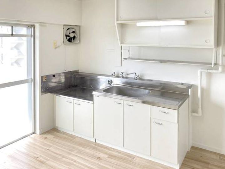 ビレッジハウス奈戸岡2号棟のキッチン