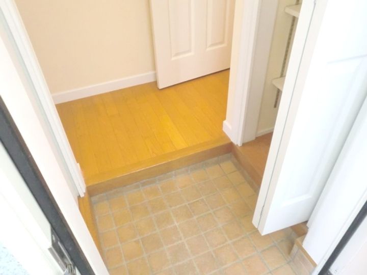 東京都狛江市中和泉5(アパート)の賃貸物件の玄関