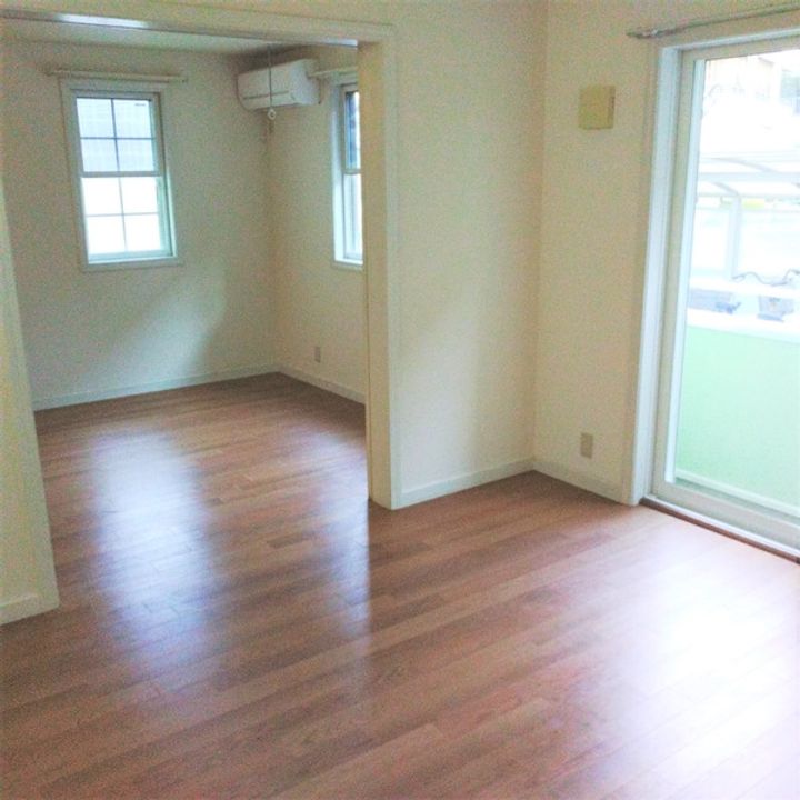 東京都狛江市中和泉5(アパート)の賃貸物件の居間