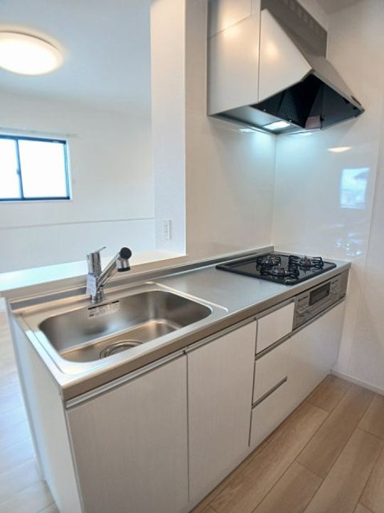 滋賀県彦根市宇尾町(アパート)の賃貸物件のキッチン