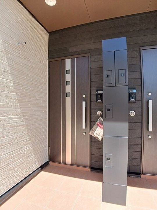 滋賀県彦根市宇尾町(アパート)の賃貸物件の玄関