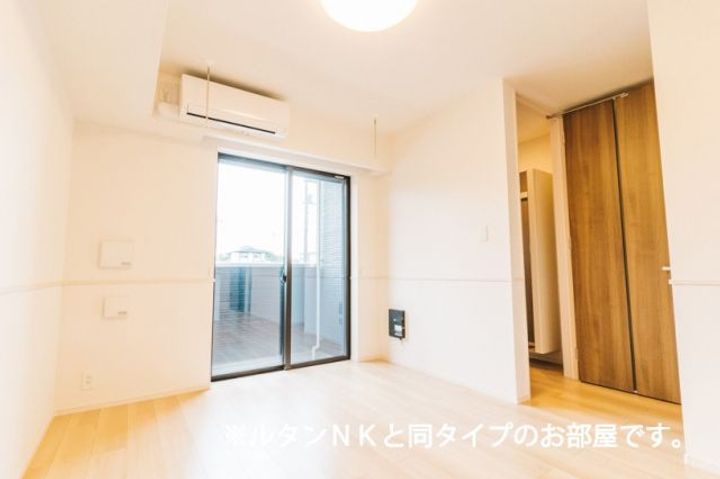 千葉県柏市高柳(アパート)の賃貸物件の居間