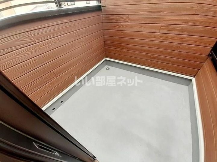 Y.N カーネーション Bの内装