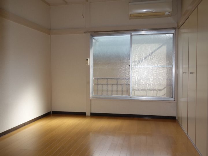 曽根ハイツの居間