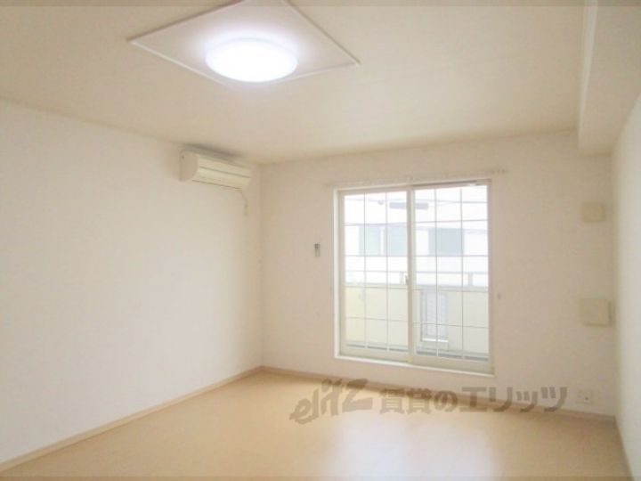 クローヴ・アヴェニュー・Mの居間