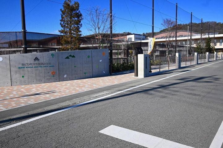 ラ・オベルジヌ Dの周辺