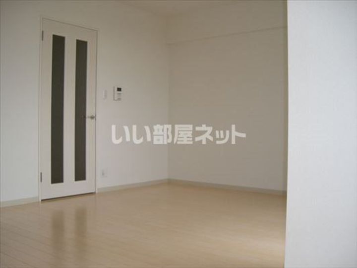 兵庫県明石市大久保町谷八木(マンション)の賃貸物件の居間