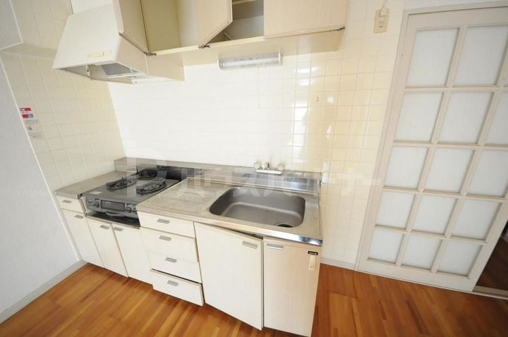 ブルーヒルズAのキッチン