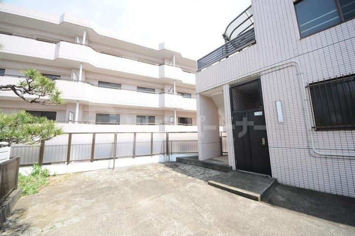 ブルーヒルズAの地図