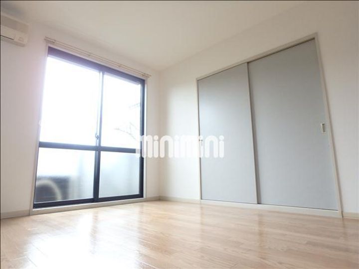 ヒルトップ金沢文庫IIの居間