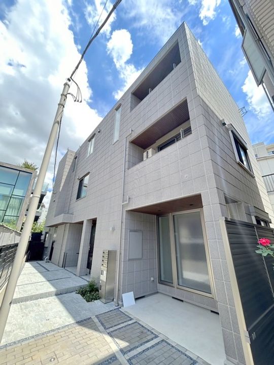 SOPRA VILLAGE DAIKANYAMAの外観