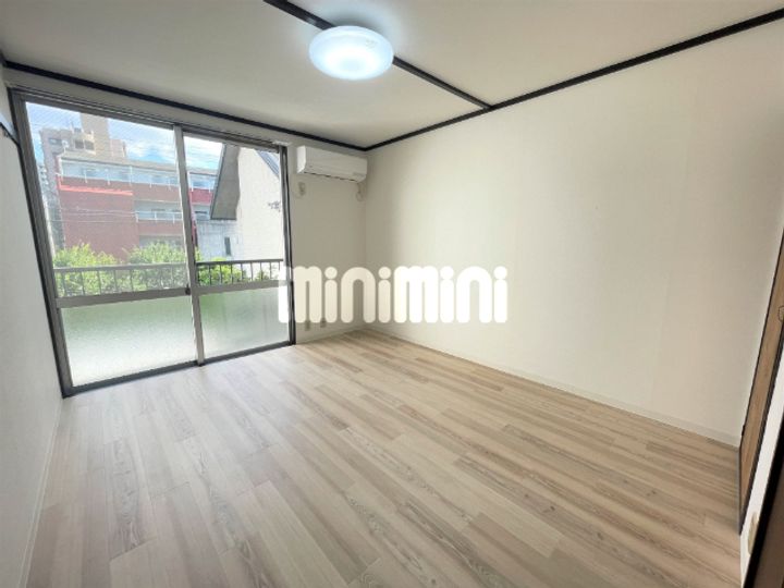 マスコットハウス徳川の居間