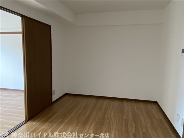 ふじみつるビルの居間