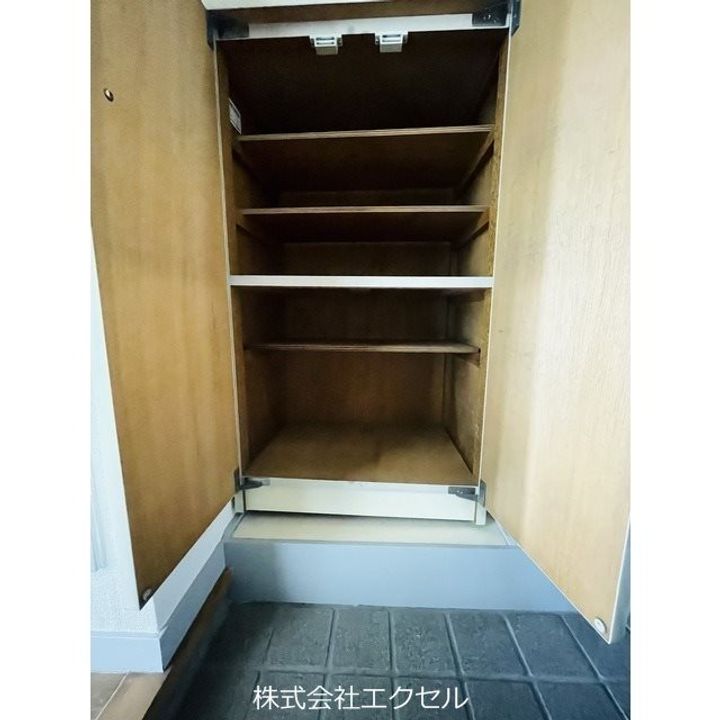 東京都日野市落川(マンション)の賃貸物件の玄関