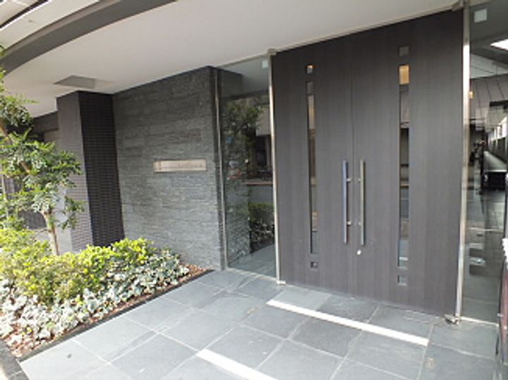 東京都調布市布田2(マンション)の賃貸物件の外観