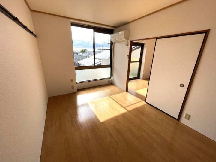 桜丘ローズマンションの居間