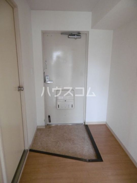 フローラル松戸の玄関