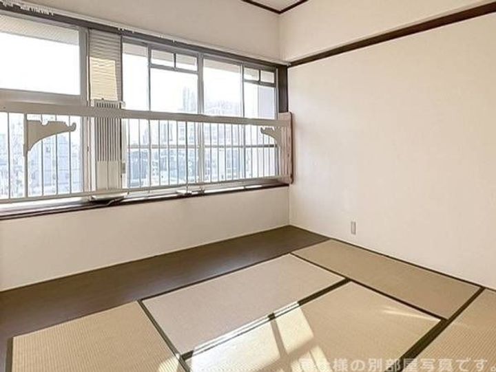 和歌山県和歌山市十三番丁(マンション)の賃貸物件の居間