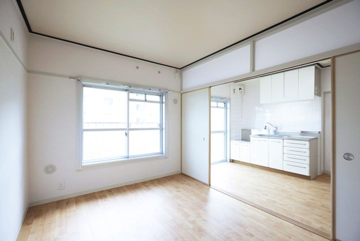 UR鶴山台の居間