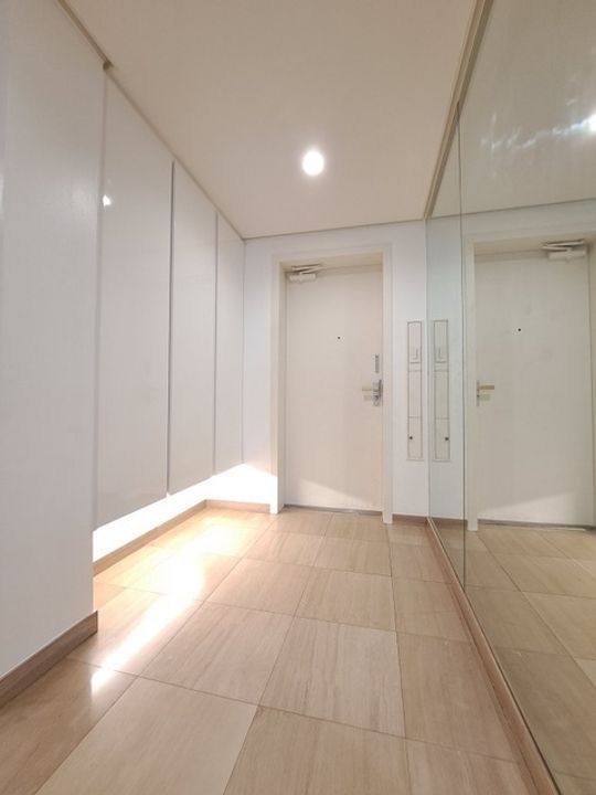 東高ペアシティサガン東北沢の玄関