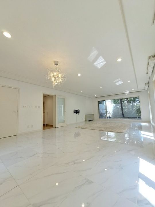 東高ペアシティサガン東北沢の居間