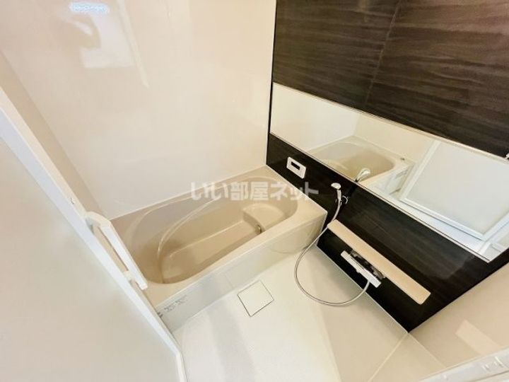 C.peace 1948の風呂