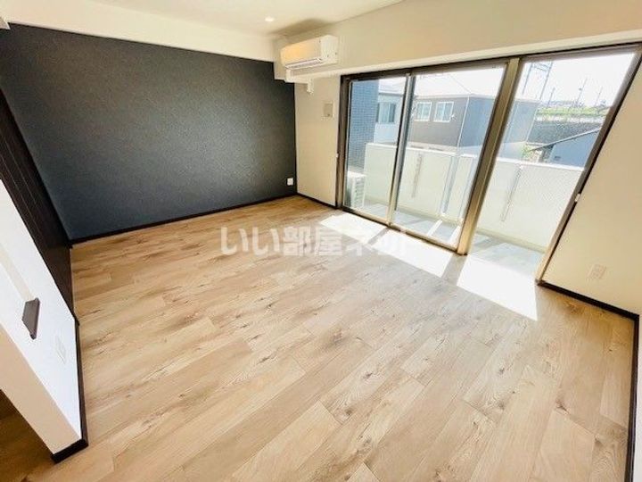 C.peace 1948の居間