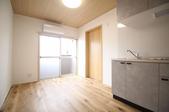 ソルカーサ橋口の居間