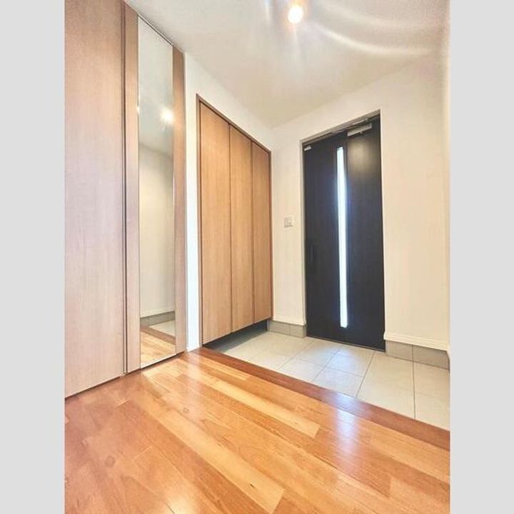 愛知県長久手市岩作三ケ峯(一戸建)の賃貸物件の玄関