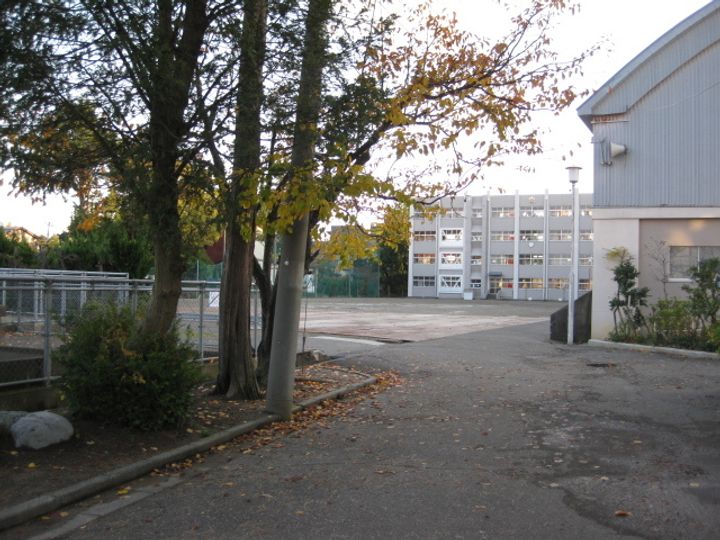 ファインラウムKの周辺