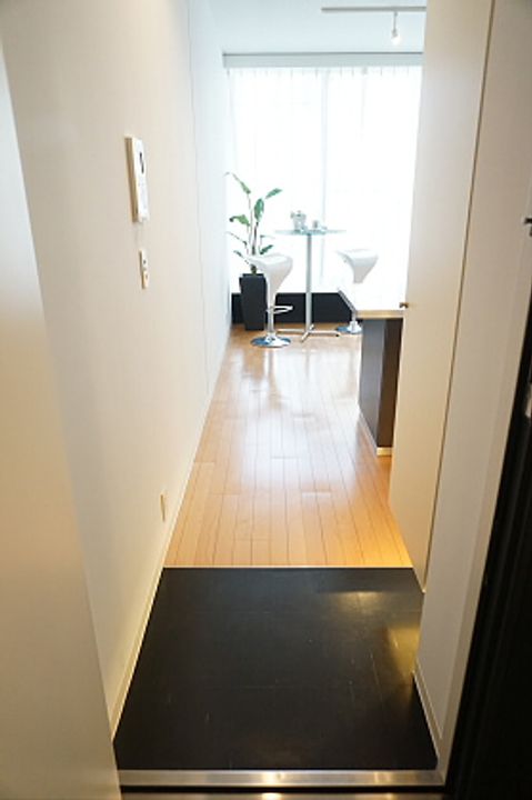 東京都世田谷区上北沢4(マンション)の賃貸物件の玄関