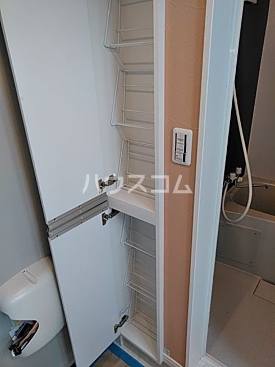 ユナイト衣笠マルセロの瞳の玄関