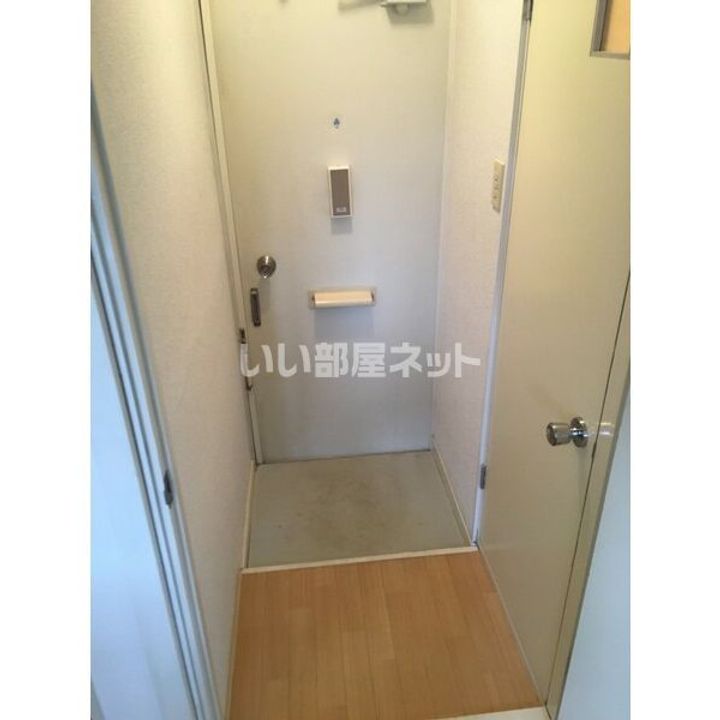 アムス倶楽部本郷通の玄関