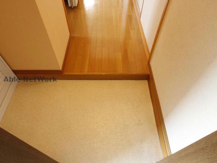 メゾン松ケ枝A・Bの玄関