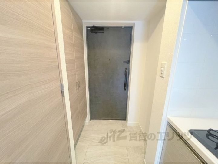 S-RESIDENCE小阪AZUREの玄関