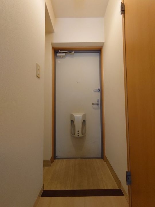 静岡県浜松市中央区中央2(マンション)の賃貸物件の玄関