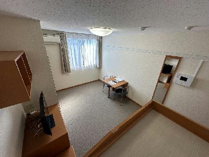 レオパレスサニーヒルズの居間